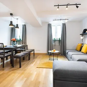 marienplatz-apartment-2-bedrooms-living-room-kitchen.com-bavaria.com/